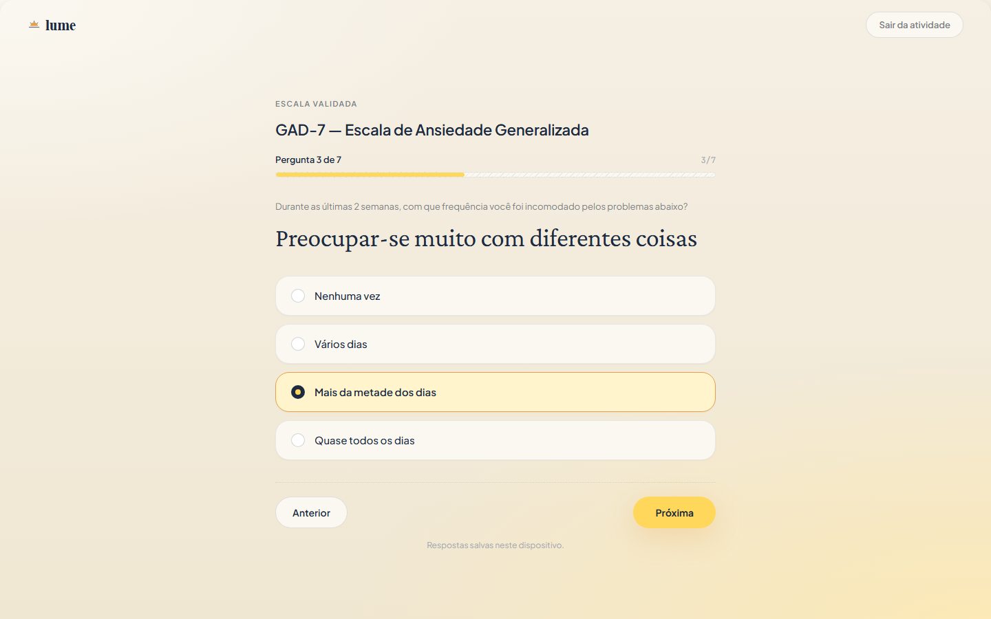 Protótipo do Lume, com dados fictícios: portal do paciente respondendo uma escala, uma pergunta por vez